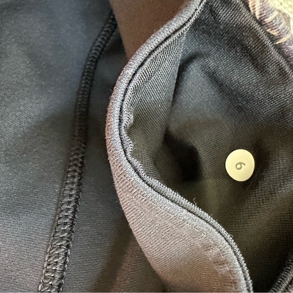 LULULEMON Leggings, Wunder Under Size 6 - Picture 8 of 10